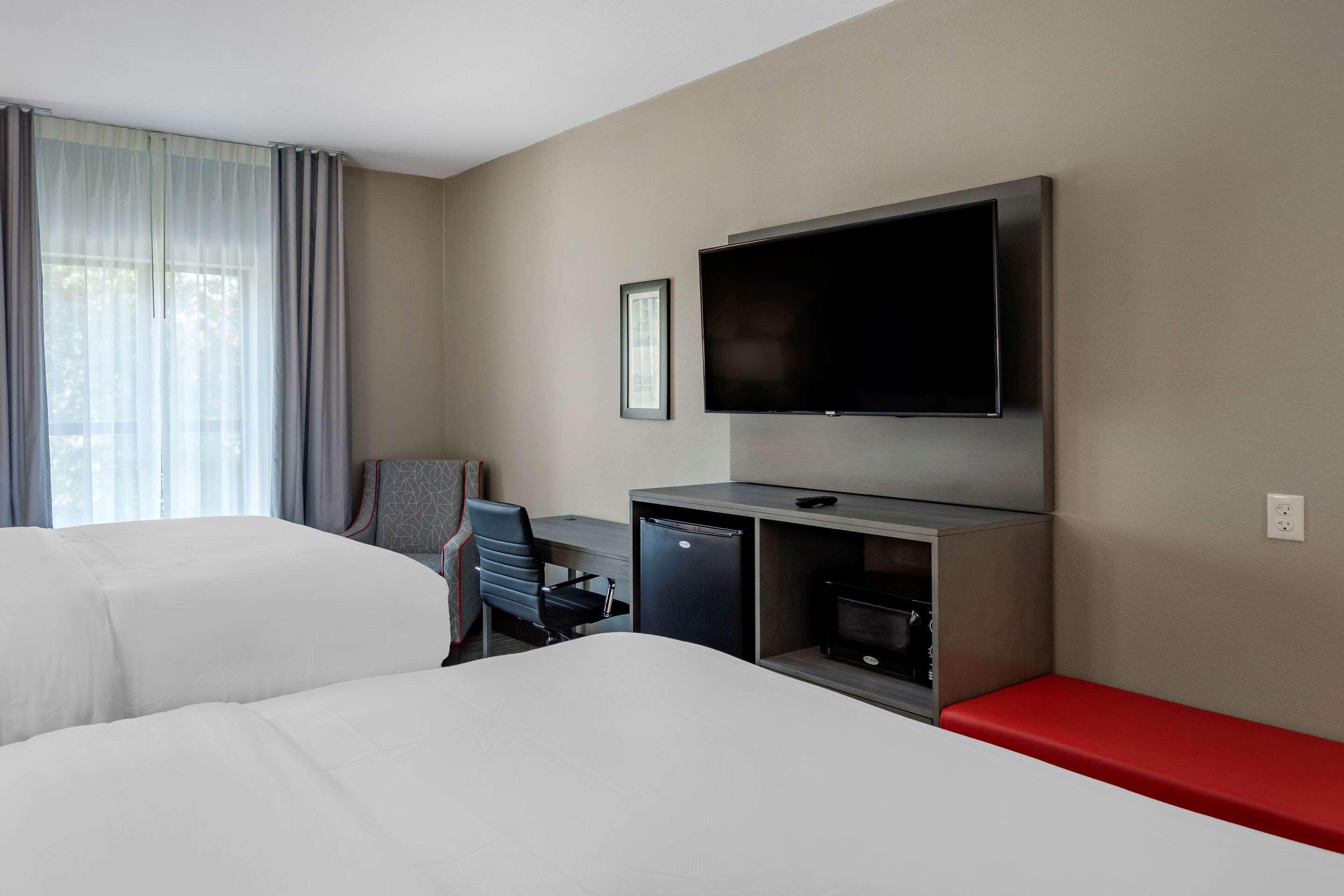 Comfort Inn & Suites Olive Branch Bagian luar foto