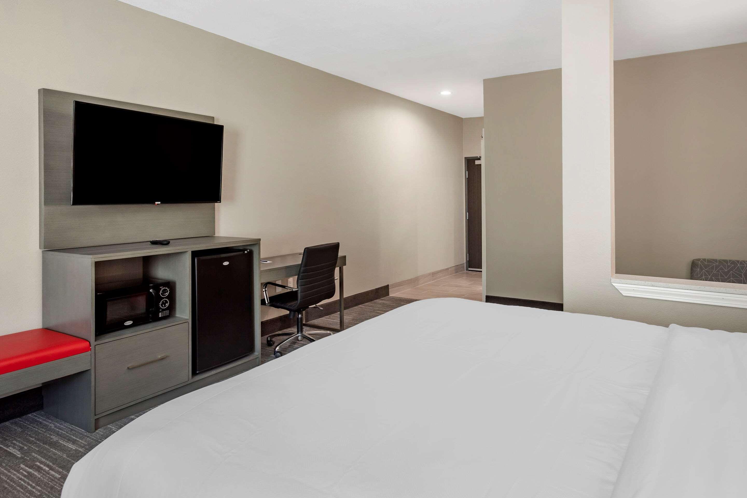 Comfort Inn & Suites Olive Branch Bagian luar foto
